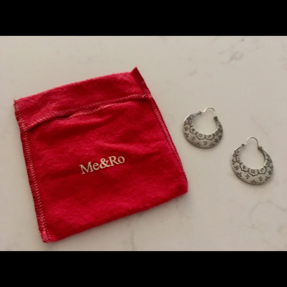Detailed hoop earrings —solid silver